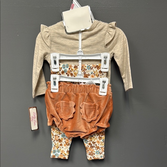 Little Lass Beige Bodysuit with Floral Leggings - Picture 6 of 6